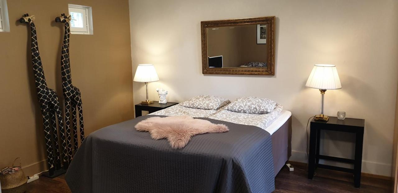 Villa Tammikallio Guest House, Near The Airport - Kodikas Vierasmaja Tuusulassa 외부 사진